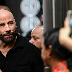 Buty Johna Travolty wywołały skandal. Telewizja musi zapłacić gigantyczną karę!