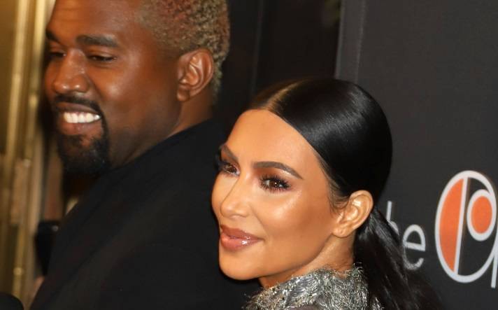 Kim Kardashian i Kanye West mają synka! Małżeństwo przywitało na świecie czwarte dziecko!
