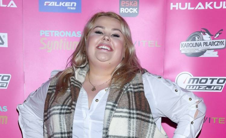 Kinga Zawodnik śpiewa kolędy. Wrzuciła nagrania do sieci