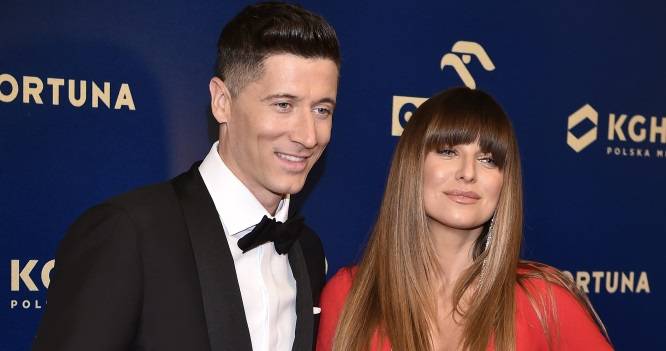 Lewandowski zaskoczył żonę wielką niespodzianką! Co jej podarował? [FOTO]