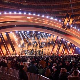 Kto wystąpi na „Sylwestrze z Dwójką”? Podpowiadamy, gdzie i o której oglądać 