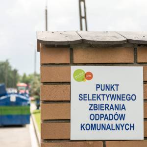 Zmiany w wyrzucaniu tekstyliów. Koniec jeżdżenia do PSZOK od 1 stycznia                    