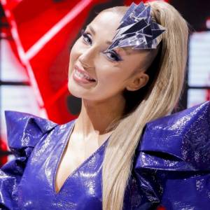 Cleo kokietuje biustem jako namiętna Słowianka. "Kwintesencja miłości" [NAGRANIE]