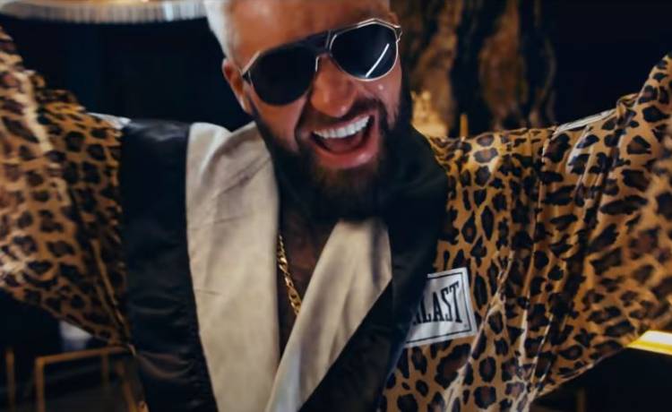 Daniel Majewski rapuje po hiszpańsku! "Oglądasz i słuchasz na własną odpowiedzialność"