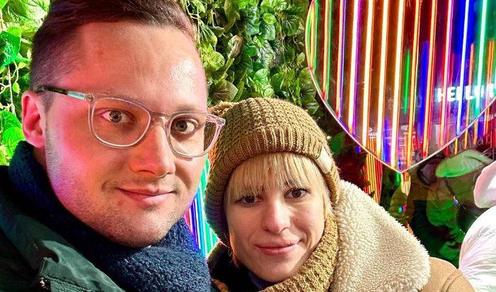 "Gogglebox". Wiktoria i Dominik Gumienni zostali rodzicami! Posypały się gratulacje [FOTO]