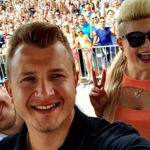 Dawid Narożny wciąż w grupie "Piękni i Młodzi"? Pełnomocnik wyjaśnia: "Mój klient w dalszym ciągu jest pełnoprawnym członkiem zespołu"