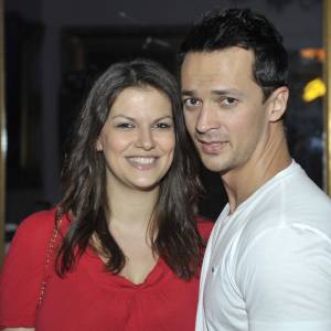 Skóra i nagie ramiona! Ukochana Rafała Cieszyńskiego w dopasowanym kombinezonie. Alżbeta Lenska wyjawiła swój "sekret"!