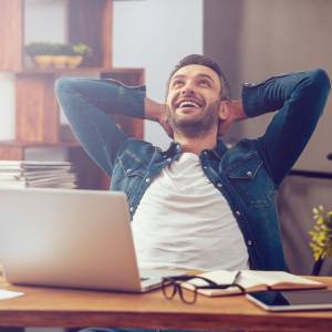 Nowy hit na rynku pracy w Polsce. Firmy rywalizują o specjalistów, a pensje rosną