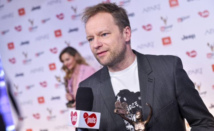 Maciej Stuhr opublikował drastyczne zdjęcie. Aktor został pobity?! "Dranie! Kto ci to zrobił?"