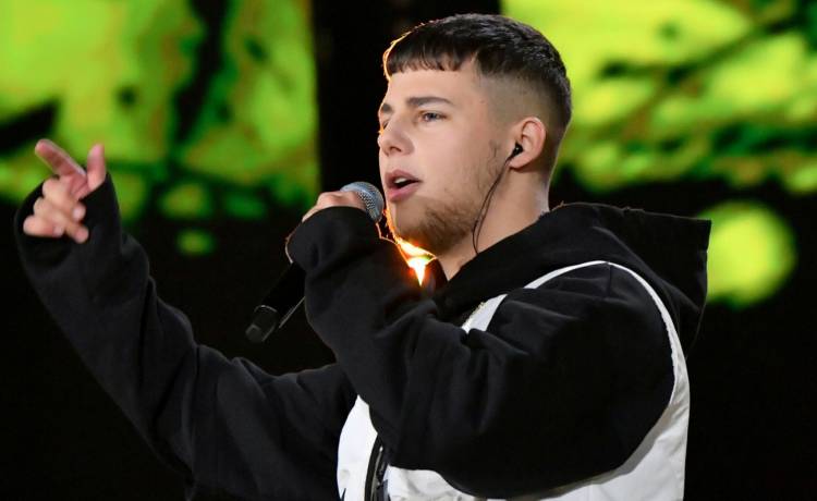 Od rapera do sprzedawcy kiełbasek. Syn Edyty Górniak w nowej pracy