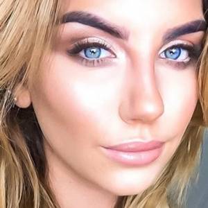 Sonia z "Hotelu Paradise" odsłania nagi biust. Zapozowała topless! "System rozwalony"