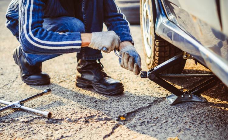 Kiedy wymienić opony na zimowe? Policjanci i eksperci są zgodni