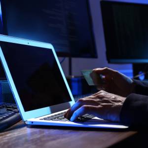 Miał sprzedać rowerek dziecięcy, a stracił kilka tysięcy złotych. Nie wiedział, że popełnia ogromny błąd...