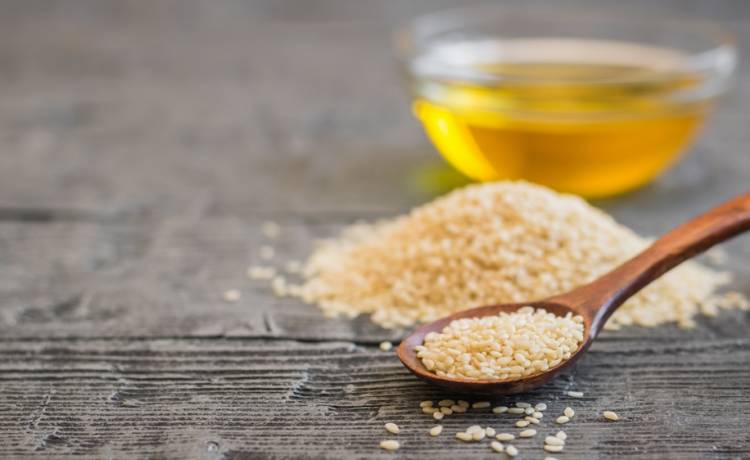 Pałeczki salmonelli w łuskanym sezamie! Sprawdź ostrzeżenie GIS