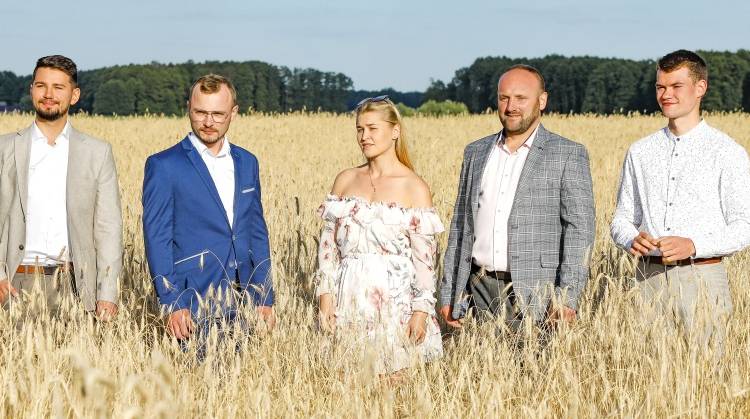 Wiadomo, które pary pojawią się w finale "Rolnik szuka żony"?! Wystarczyło, że do sieci trafiło to zdjęcie! 