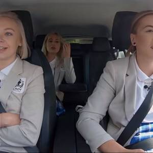 "Projekt Lady 5". Dziewczęta opuściły pałac w Rozalinie. "Rowerzystka na zakręcie, sarna jeszcze. No, nie wierzę"