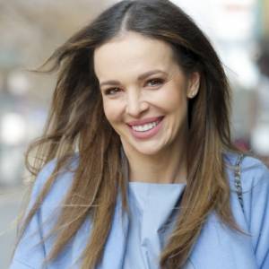 Anna Wendzikowska rozgrzewa sieć w stroju kąpielowym. "Cudo" [FOTO]