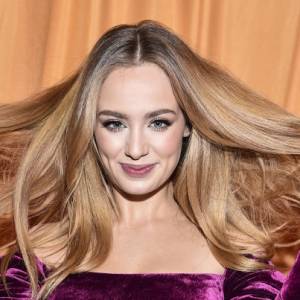 Wiktoria Gąsiewska na rajskich wakacjach. Aktorka prezentuje zgrabne ciało, pozując w bikini. "Hot!" [ZDJĘCIE]