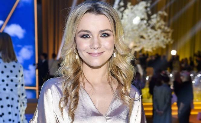 Katarzyna Grabowska odsłania nagi brzuch i zdradza płeć dziecka! Gwiazda "Zakochanych po uszy" achwyca w zaawansowanej ciąży            