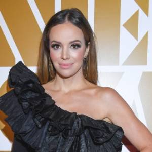 Anna Wendzikowska bez skrępowania odsłania dekolt, pozując w stroju kąpielowym. Gorące pozdrowienia prosto z Hiszpanii trafiły do sieci [ZDJĘCIE]