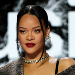 Rihanna wraca z nową muzyką do filmu o Smerfach