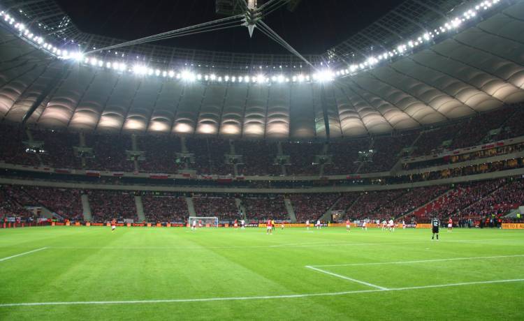 Kibice wrócą na piłkarskie stadiony? Zadecyduje premier