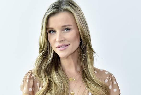 Joanna Krupa na kolejnym zdjęciu "z brzuszkiem". "Wystrzałowa mamuśka!" - komentują fani                                          