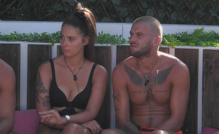 "Love Island". Dwie osoby odpadły z programu. Mikołaj został bez pary. Wróci do Moniki?
