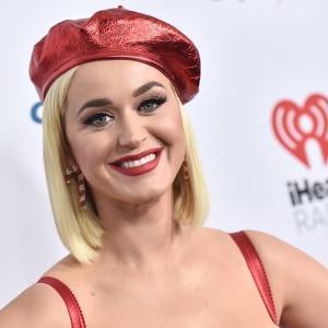 Katy Perry dzieli się z fanami radosną nowiną. Zdjęcie w tej sukience pokazuje nagą prawdę!
