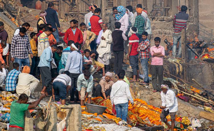 Tak obchodzi się pogrzeby w Azji... Celebracja, kremacja, radość i reinkarnacja