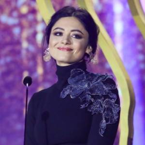 Adriana Kalska w namiętnym pocałunku z serialowym partnerem. Na zdjęciu jest też Mikołaj Roznerski! Tak zakończy się sezon "M jak miłość"? 