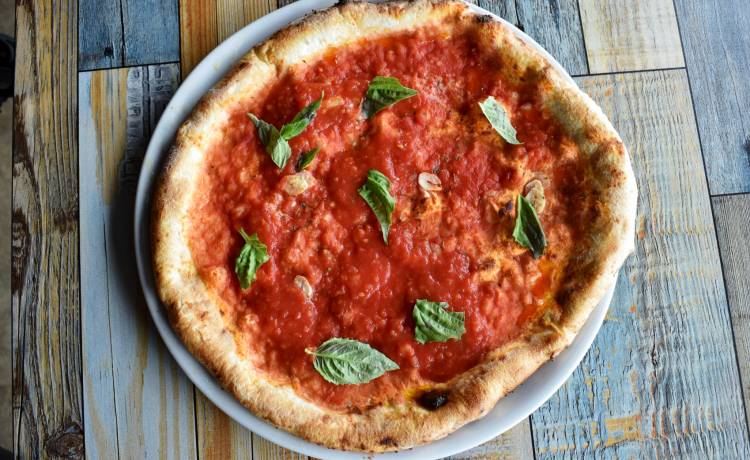 To nie margherita była pierwsza! Poznaj najstarszą pizzę świata, fot. Shutterstock