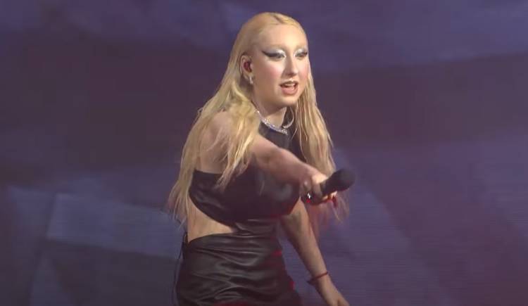 Luna zaśpiewała w Londynie mimo choroby. Przed występem straciła głos 