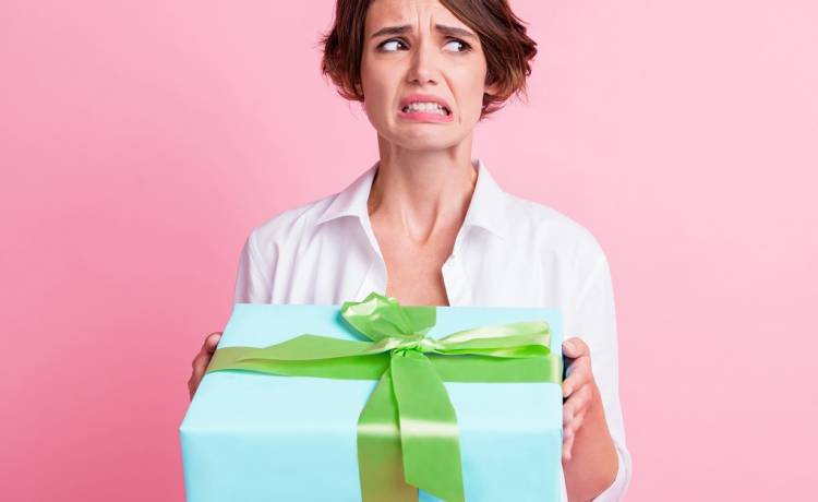 Tym prezentem narazisz się kobiecie. Nie kupuj go 8 marca!