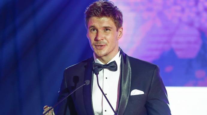 Zamieszanie pod nowym zdjęciem Mikołaja Roznerskiego. Chodzi o dziecko! "Nowy członek rodziny?"