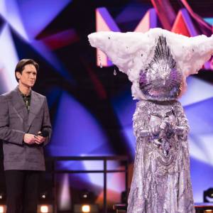 "Mask Singer". Deszczem może być tylko jedna osoba. Widzowie mają już pewność