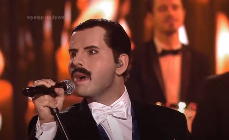 Sławomir jako Freddie Mercury w świątecznym przeboju Queen. Fenomenalny występ w "Twoja twarz brzmi znajomo" [WIDEO]