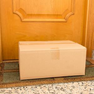 Złożyła skargę na kuriera. Tak zachował się w jej domu 