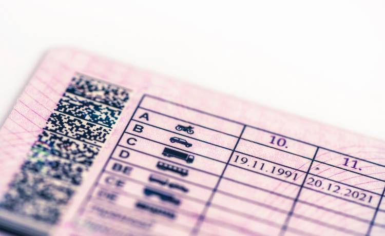 Pakiet deregulacyjny dla kierowców. Od dziś nie musisz wozić ze sobą prawa jazdy!