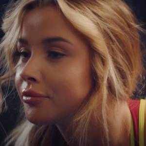 Oliwia z "LI" odważnie odsłania ciało. Konieczna była cenzura! [FOTO]