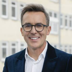 Maciej Kurzajewski na zdjęciu sprzed prawie 20 lat. Fani: "Nic się nie zmieniło" [FOTO]