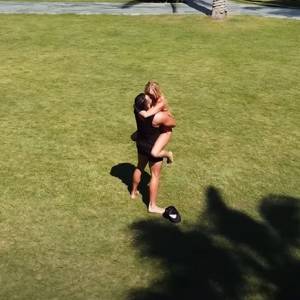 Pierwsze zaręczyny w historii "Hotelu Paradise". Uczestnicy szykują się do ślubu. Jest film! [WIDEO]