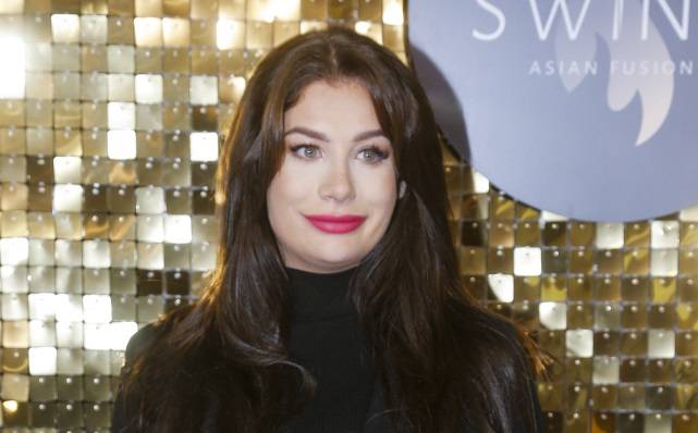 Marietta Witkowska z "Hotelu Paradise" wychodzi za mąż. Pokazała suknię ślubną. Fani podzieleni. "Coś jest nie tak" [FOTO]