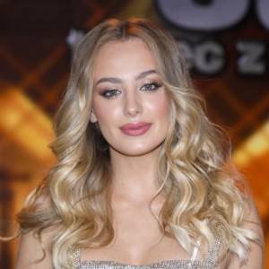 Wiktoria Gąsiewska zdecydowała się na odważne zmiany w wyglądzie. Zmysłowa sesja zdjeciowa robi wrażenie! 