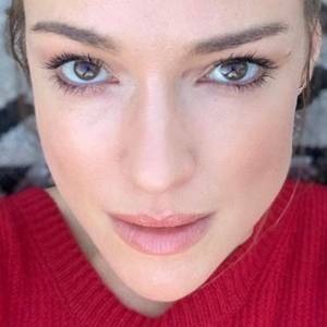 Alicja Bachleda-Curuś niczym kropelka deszczu. Urocze zdjęcie aktorki z dzieciństwa!