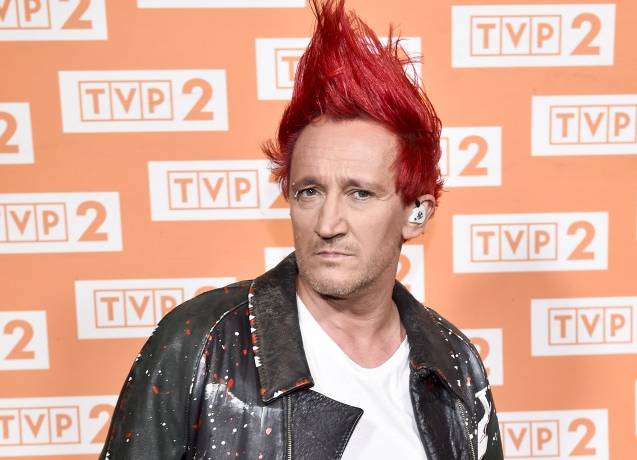 Michał Wiśniewski zgolił czerwone włosy? Zaskakująca fotografia trafiła do sieci! [FOTO]