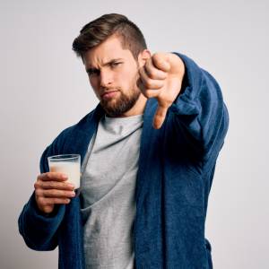 Naturalny sposób na bezsenność. Nie mleko, a wiśnie? 