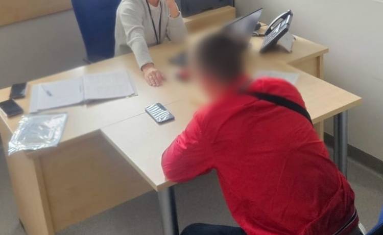 Miał zakaz kierowania, do komendy przyjechał samochodem, fot. Policja Lubuska