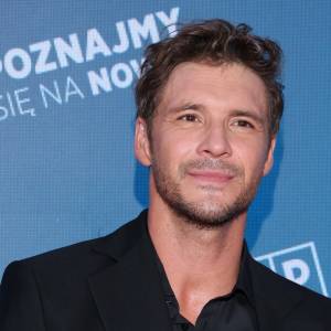 Mikołaj Roznerski dementuje. W sieci krąży informacja o wypadku 