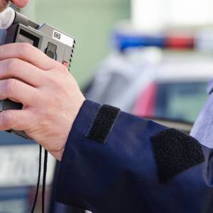 70-latek jeździł zygzakiem "na podwójnym gazie". Zaskakująca reakcja kierowców!